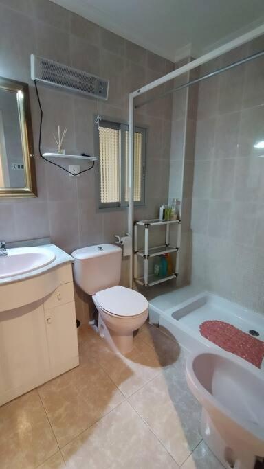 Charming Three Bedroom Apartment In Alcoi מראה חיצוני תמונה